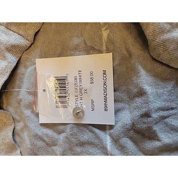 New 89th Madison Women’s Gray White Striped Cardigan Plus Size 3X - Picture 9 of 9